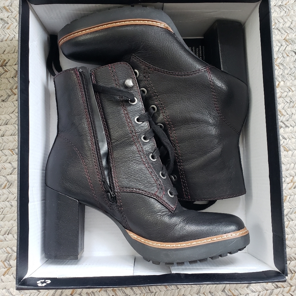 Naturalizer Callie Lace Up Boots